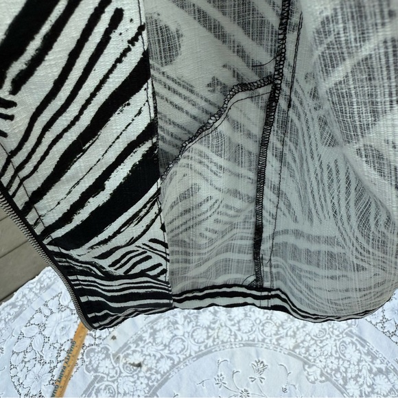 Erin London Women’s Black and White abstract print Women's Zip Jean Jacket XL - Picture 7 of 15